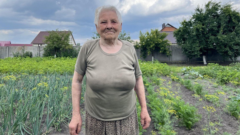 Жодного разу не лікувалася у лікарні і садить городи: історія 92-річної бабусі з Волині