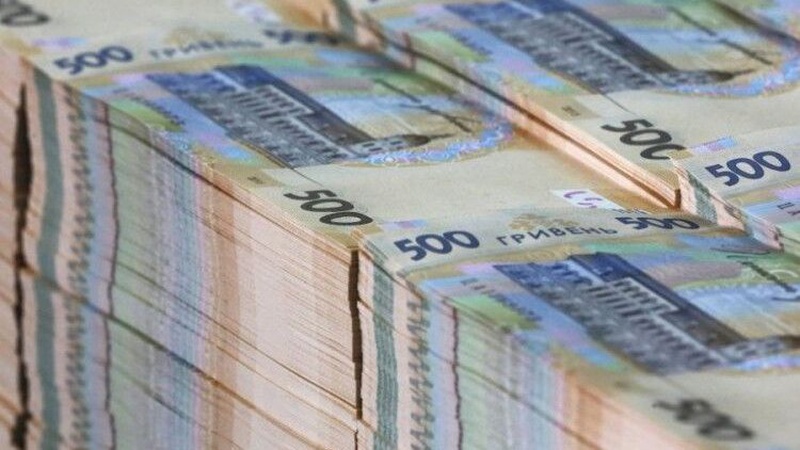 Волинський митник не задекларував майже пів мільйона гривень, які позичив куму-депутату