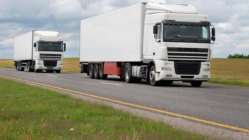 В Україні від сьогодні обмежили рух вантажівок