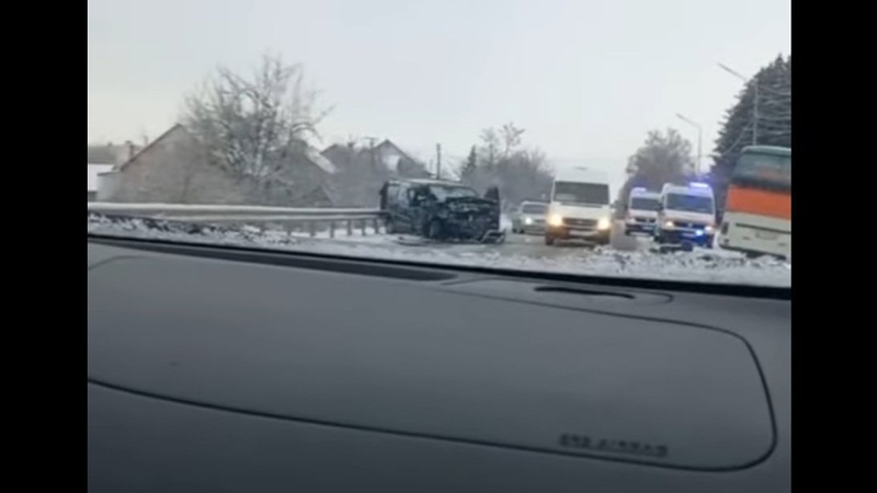 Автотроща на Волині: внаслідок зіткнення постраждав водій мінівена