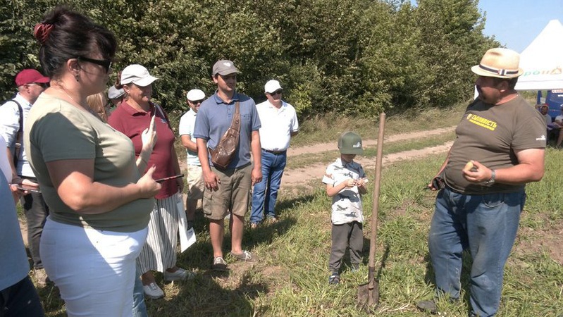 На «Дні поля» у волинському селі зійшлися аграрії з України та Польщі.