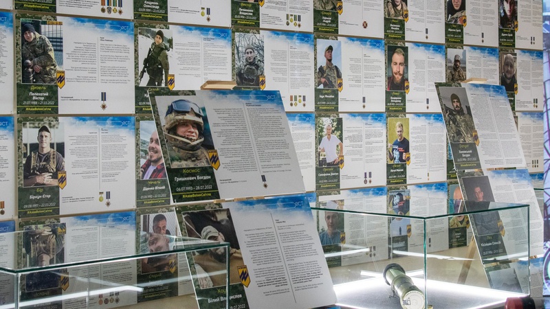 У Волинському краєзнавчому музеї відкрили виставку, присвячену полку Азов