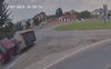 Відео ДТП на Дубенському кільці у Луцьку: вантажівка перекинулася на бік