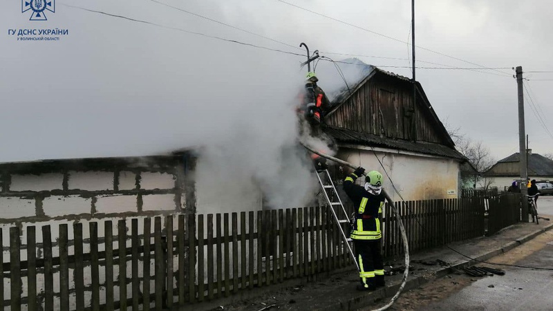 Минулої доби волинські рятувальники ліквідували три пожежі