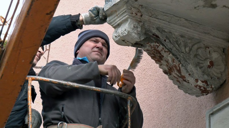 У Луцьку відновлюють аварійні балкони: назвали вартість робіт
