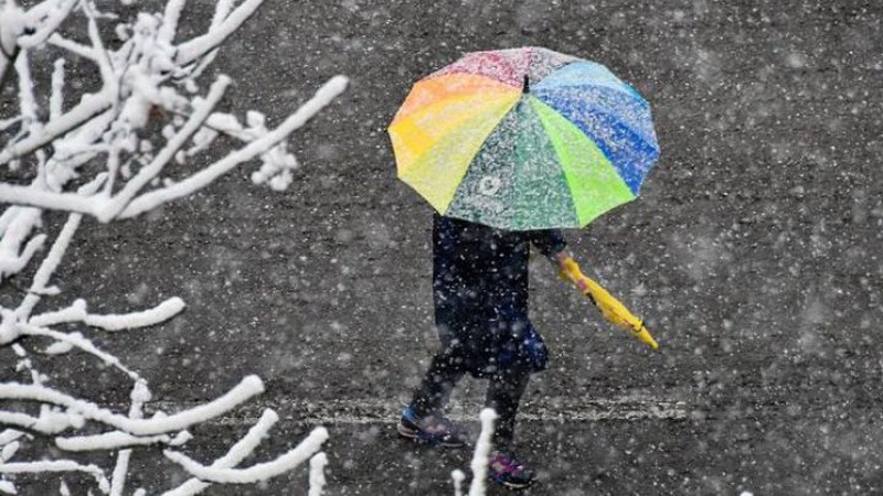 На неділю Україні прогнозують дощ та мокрий сніг