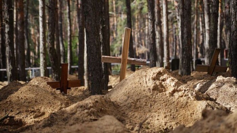 В Ізюмі знайшли ще два масові поховання, – Зеленський