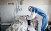 Понад дві тисячі українців з COVID-19 забрали в лікарні
