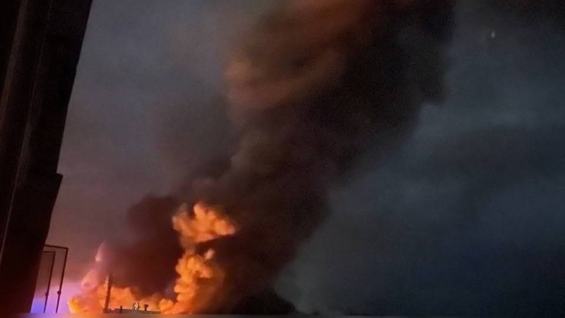 Після обстрілу окупантами в Одесі горить торговий центр