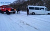 На Волині рятувальники витягнули із снігового замету рейсовий автобус з 19 пасажирами
