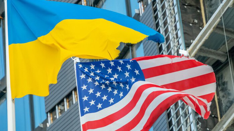 США передають Україні нову бронетехніку