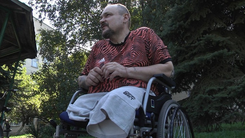 «Життя не закінчилося»: боєць із Луцька, який втратив ноги на війні, збирає гроші на протези