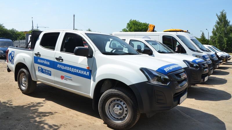 Аварійні бригади «Луцькводоканалу» отримали нові автомобілі та обладнання