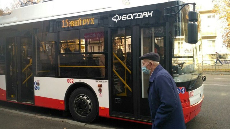 У луцьких тролейбусах побільшало платних пасажирів