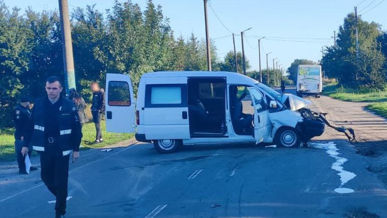 У Володимирі п’яний водій врізався в маршрутку: постраждала 16-річна дівчина
