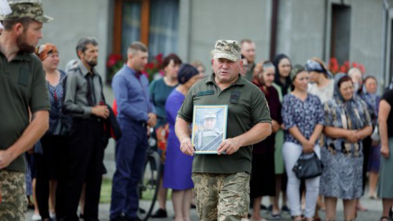 На Волині попрощалися з Героєм, який помер на бойових позиціях від серцевого нападу