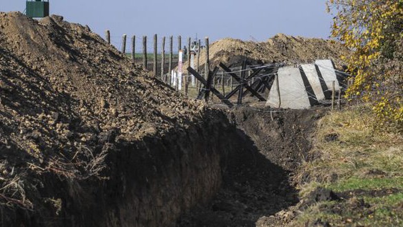 Білоруські військові продовжують будувати укріплення, - Генштаб