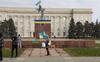 Херсонці виходять із українськими прапорами зустрічати ЗСУ