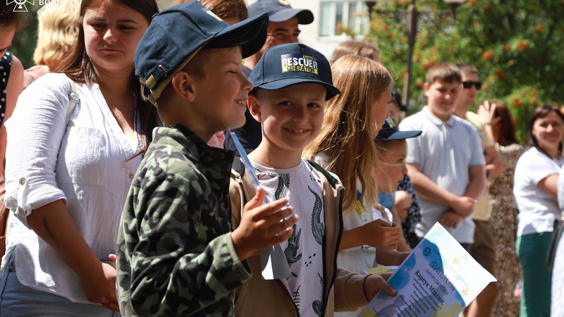 «Діти за безпечне майбутнє – 2024»: у Луцьку нагородили переможців творчого огляду