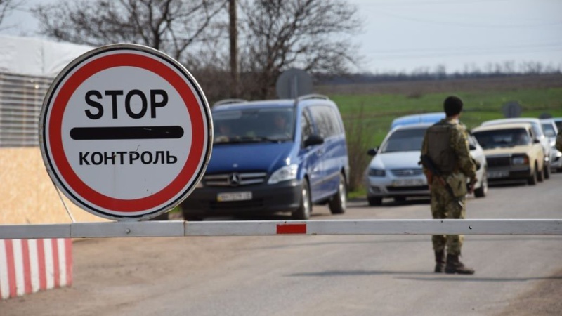 Українцям тепер треба більше довідок для виїзду за кордон