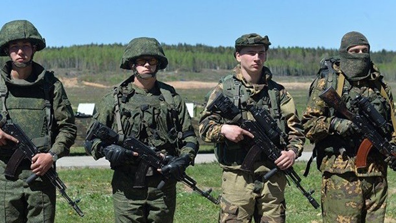 Рашисти рекрутують білорусів у приватні військові компанії. ВІДЕО