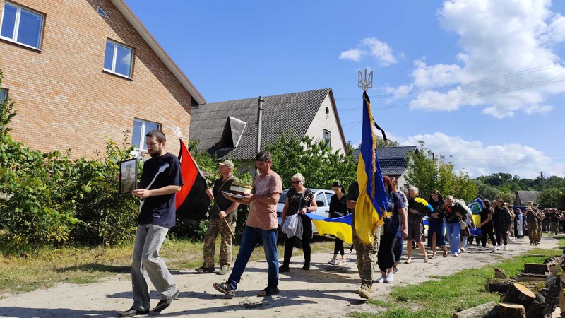 На Волині попрощалися з Героєм Богданом Савчуком. ФОТО