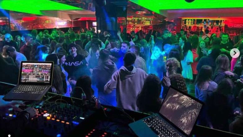 Скандал у луцькому клубі Versailles: студентська вечірка обурила користувачів мережі (фото)