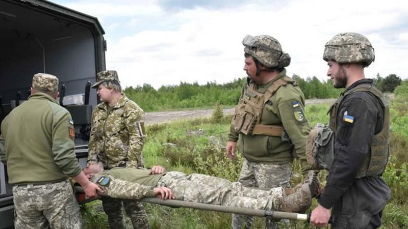 Унаслідок обстрілів на Донбасі поранено трьох українських військових