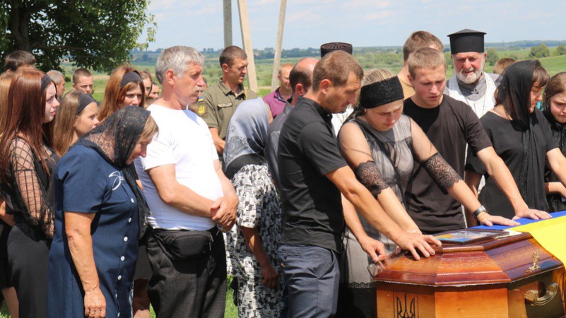 На Волині всім селом ховали загиблого Героя Сергія Кравчука