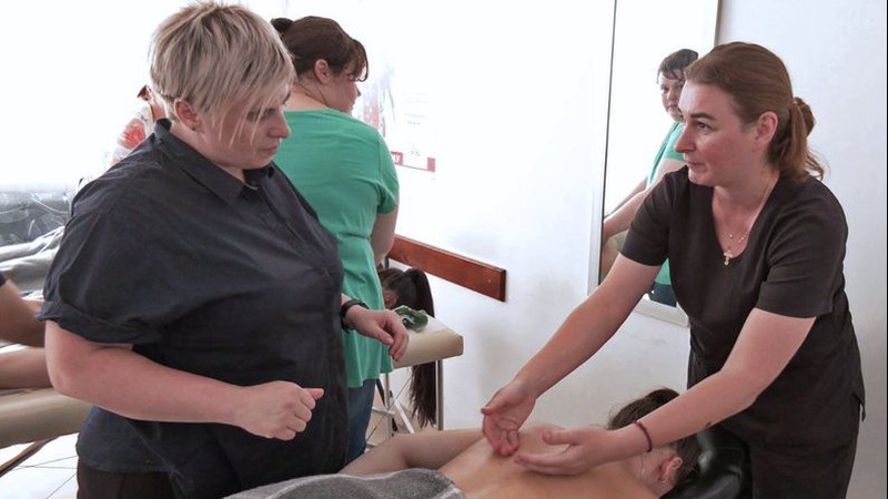 У Луцьку стартували безплатні курси масажу для жінок