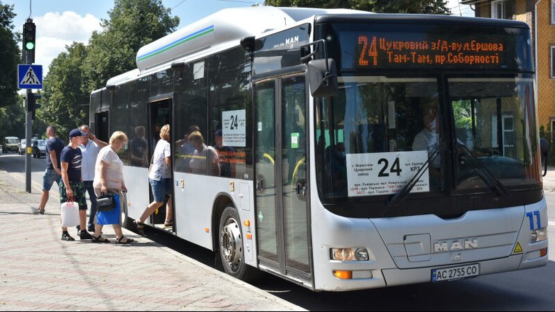 У Луцьку на маршрут №24 виїхали автобуси з Європи. ФОТО