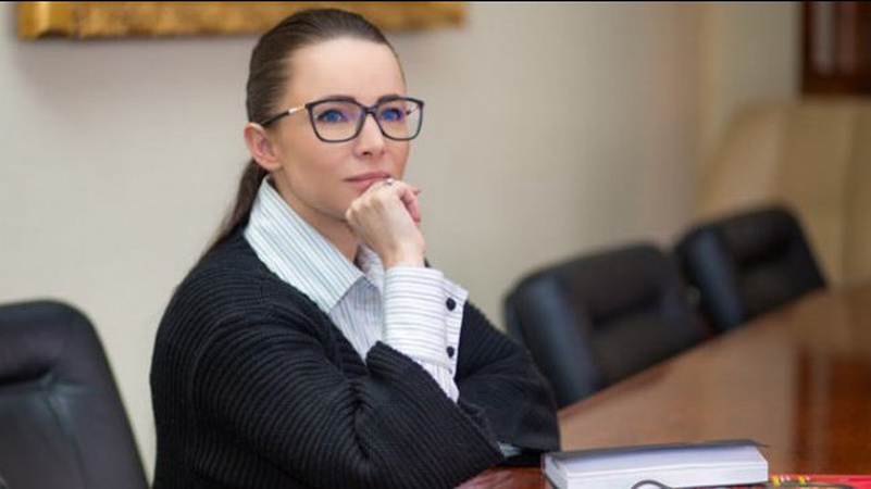 СБУ повідомила про підозру дочці ексміністра оборони України за постачання товарів армії рф