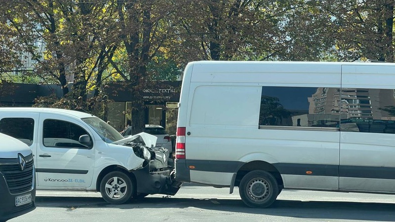 У Луцьку на проспекті Відродження сталася ДТП