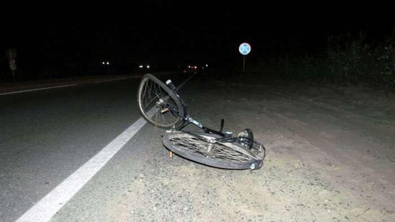 У селі на Волині автмобіль збив велосипедиста: чоловік в реанімації