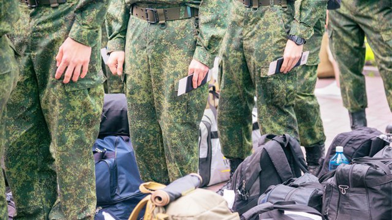 Окупанти мобілізують українців на захоплених територіях, влаштовуючи облави та затримання – Міноборони