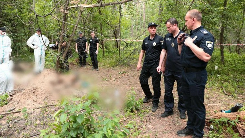У Бучанському районі Київщини знайшли масове поховання страчених рашистами мирних жителів