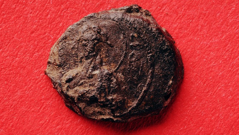 У Володимирі археологи знайшли митну пломбу часів Київської Русі