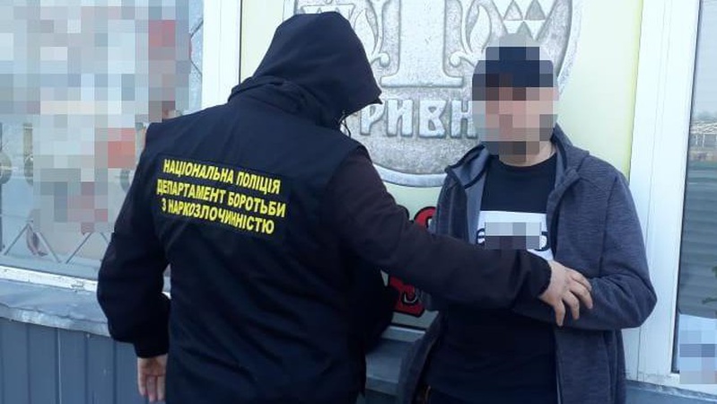 У Нововолинську зловили 33-річного чоловіка з наркотиками