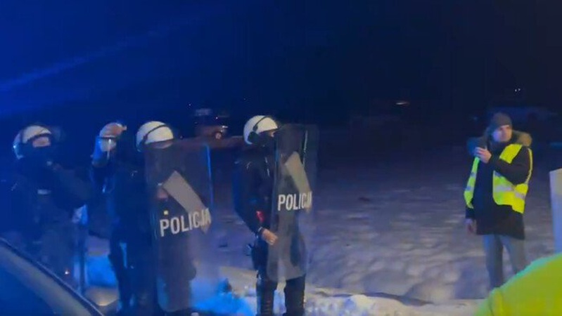 Польська поліція прибула на заблокований пункт пропуску на Ягодин: він працював усього 4 години