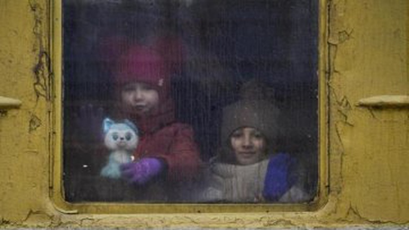 Україна намагається повернути 32 депортованих до рф дітей, на яких чекають батьки