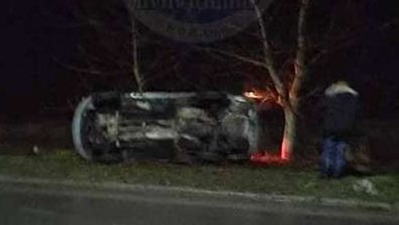 ДТП у Володимирі: автівка злетіла у кювет і перекинулася