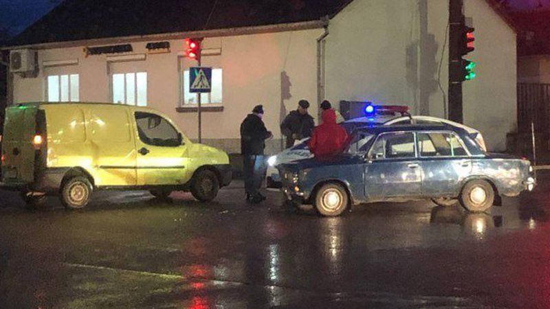 ДТП у Луцьку: зіткнулися автомобілі «ВАЗ» та «Fiat»