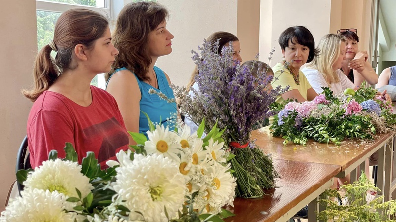 У Нововолинську провели майстер-клас з флористики та запрошують на ярмарок