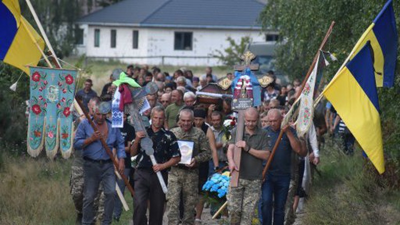 На Волині попрощалися із Героєм Василем Маковським. ФОТО