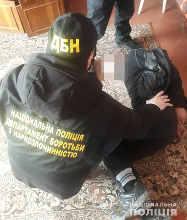 У Нововолинську в квартирі наркоторговця провели обшук