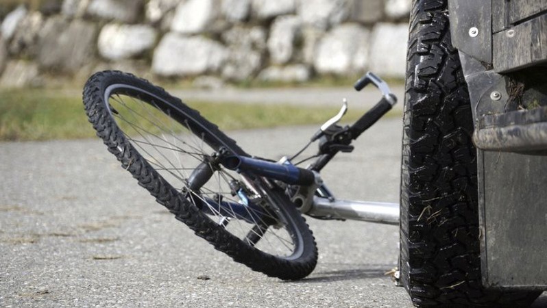 На Волині вантажівка збила велосипедиста: постраждалий у лікарні