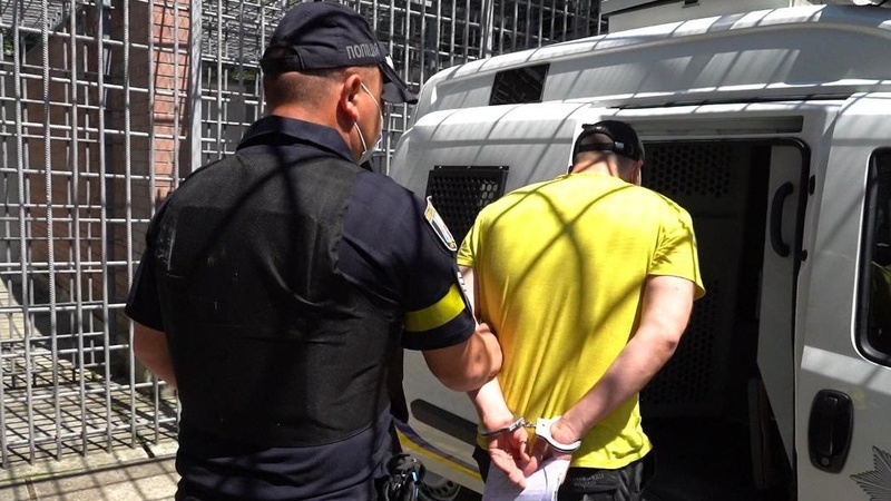 Правоохоронці затримали організатора злочинного угруповання при спробі втекти за кордон