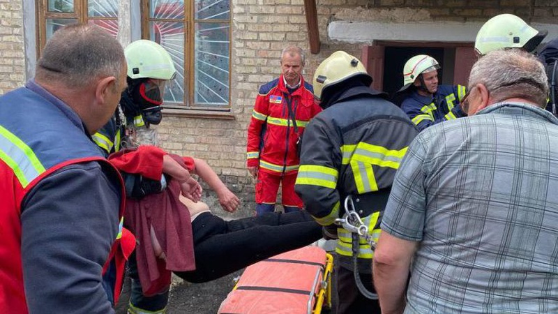 У Нововолинську пожежники врятували непритомну жінку
