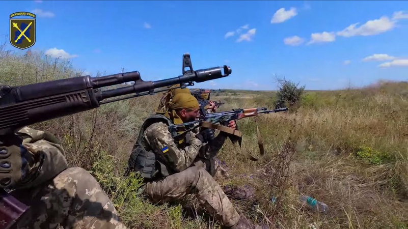 На Донбасі бойовики поранили двох військових