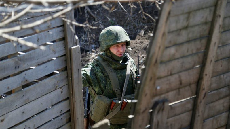 Доба на Донбасі: бойовики гатили по українських позиціях з протитанкових гармат